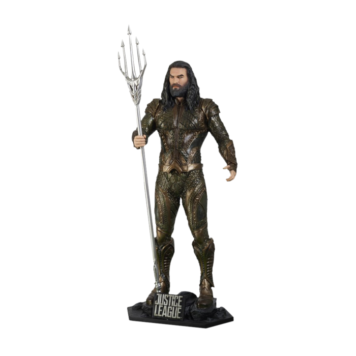 aquaman movie statue