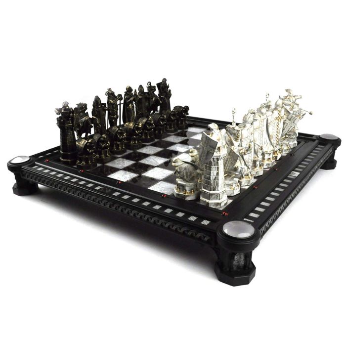 The Noble Collection Harry Potter Wizard Chess Set 32 Detailed